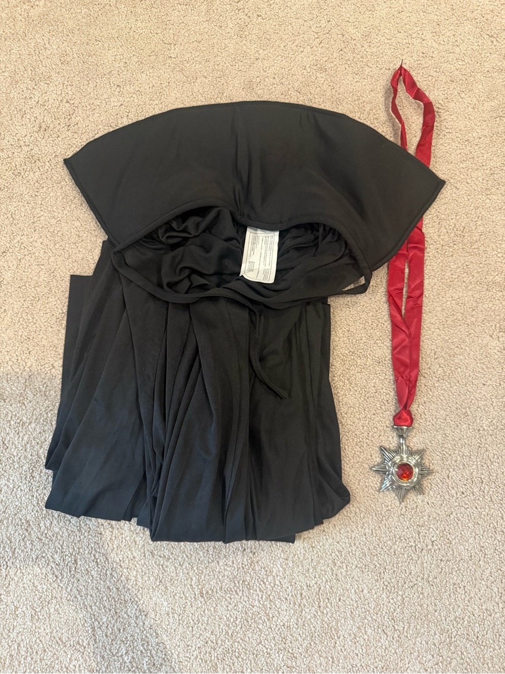 One size vampire Halloween costume plus accessory necklace